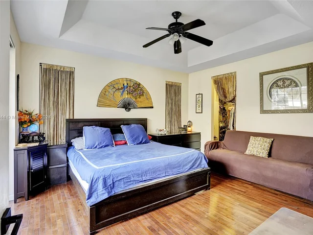 1251 Johnson Ct, Hollywood FL 33019