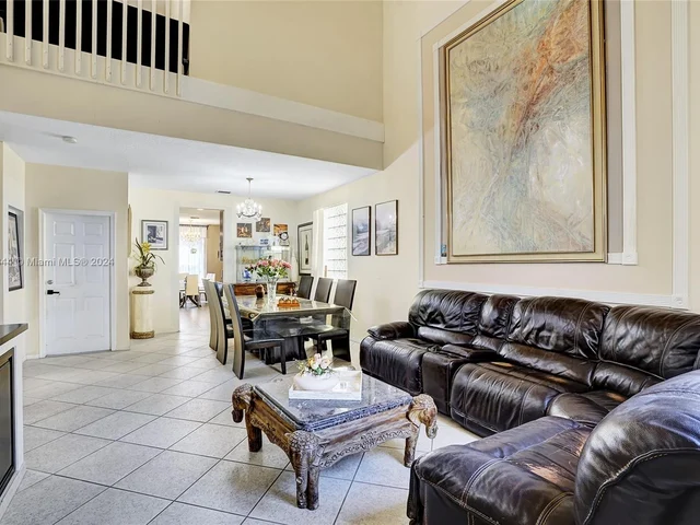 1251 Johnson Ct, Hollywood FL 33019