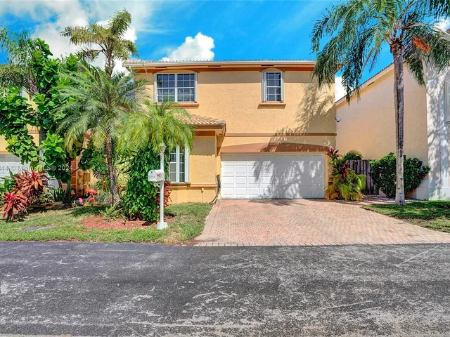 1251 Johnson Ct, Hollywood FL 33019