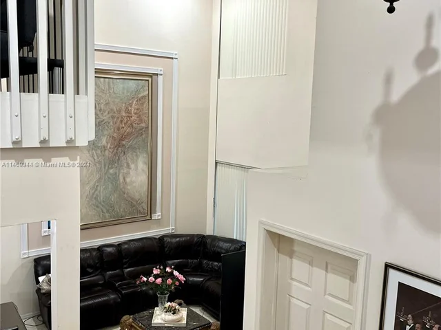 1251 Johnson Ct, Hollywood FL 33019