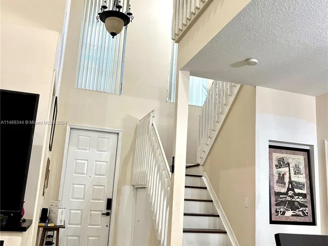 1251 Johnson Ct, Hollywood FL 33019