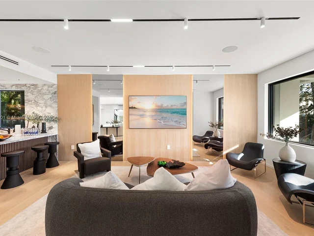 128 Ocean Blvd, Golden Beach FL 33160