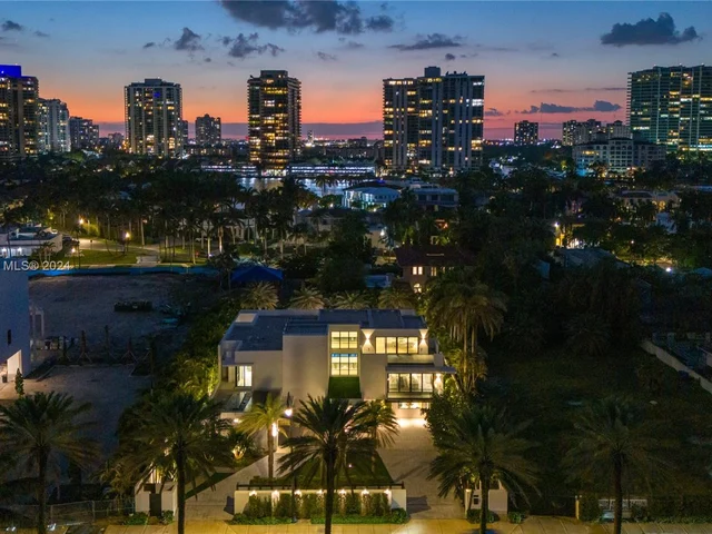 128 Ocean Blvd, Golden Beach FL 33160