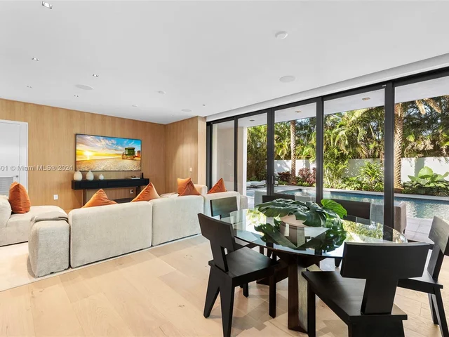 128 Ocean Blvd, Golden Beach FL 33160