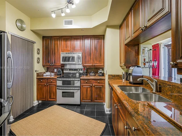 888 Brickell Key Dr # 510, Miami FL 33131