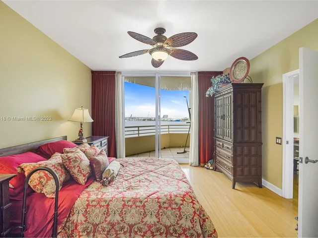 888 Brickell Key Dr # 510, Miami FL 33131