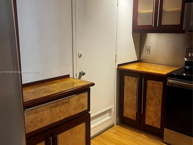 400 Kings Point Dr # 1529, Sunny Isles Beach FL 33160