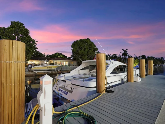 1071 NE 86th St, Miami FL 33138