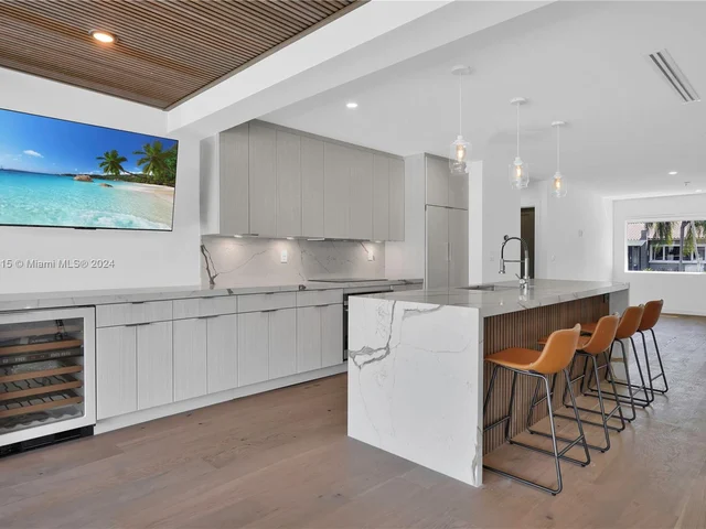 1071 NE 86th St, Miami FL 33138