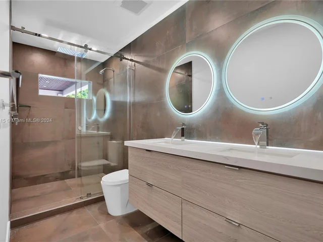 1071 NE 86th St, Miami FL 33138