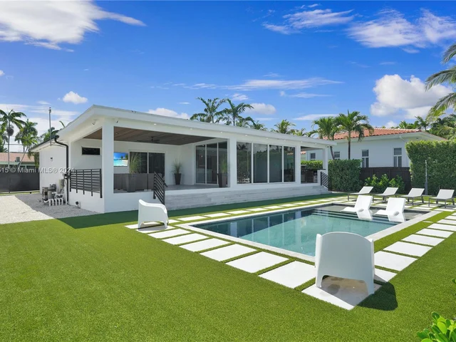 1071 NE 86th St, Miami FL 33138