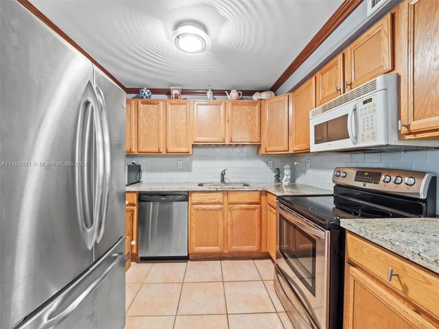 1605 Bay Rd # 503, Miami Beach FL 33139