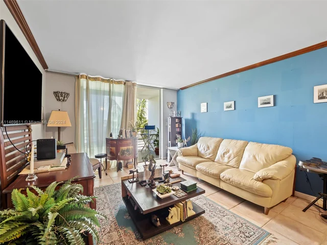 1605 Bay Rd # 503, Miami Beach FL 33139