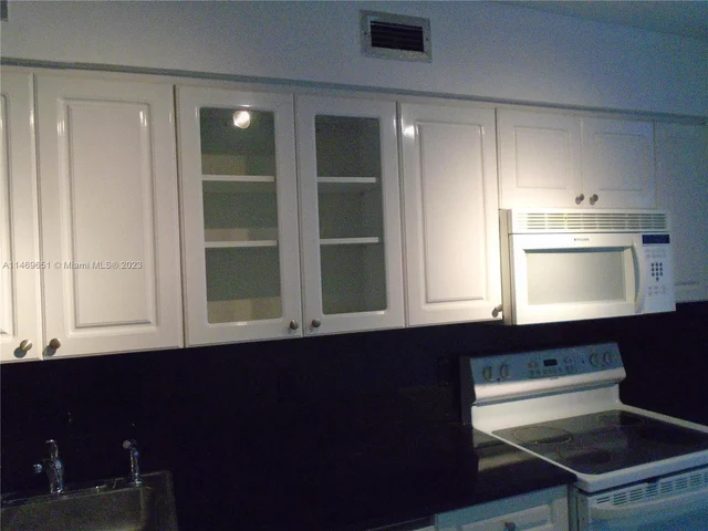 6770 INDIAN CREEK DR # D, Miami Beach FL 33141