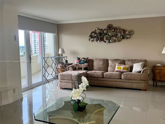 3180 S Ocean Dr # 720, Hallandale Beach FL 33009