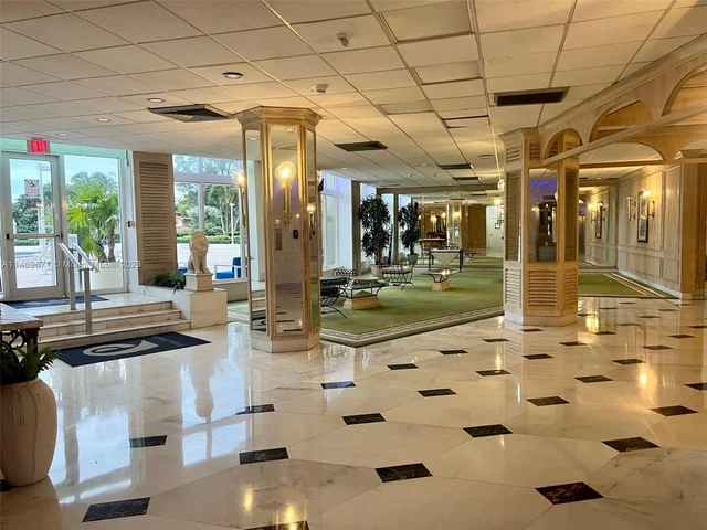 3180 S Ocean Dr # 720, Hallandale Beach FL 33009