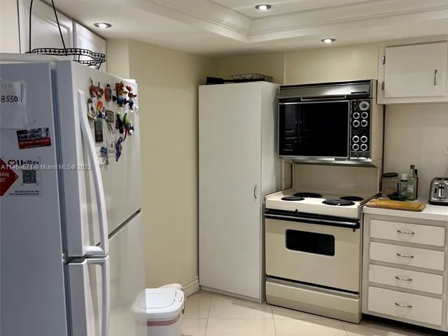 3180 S Ocean Dr # 720, Hallandale Beach FL 33009