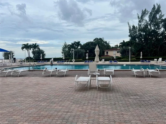 3180 S Ocean Dr # 720, Hallandale Beach FL 33009