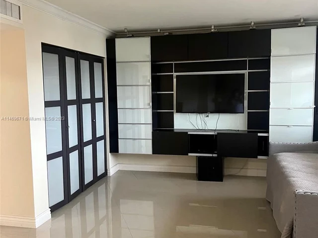 3180 S Ocean Dr # 720, Hallandale Beach FL 33009