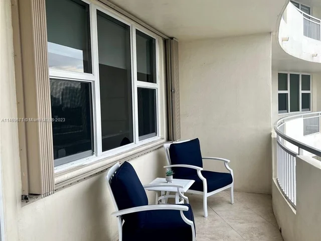 3180 S Ocean Dr # 720, Hallandale Beach FL 33009