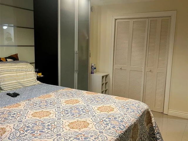 3180 S Ocean Dr # 720, Hallandale Beach FL 33009