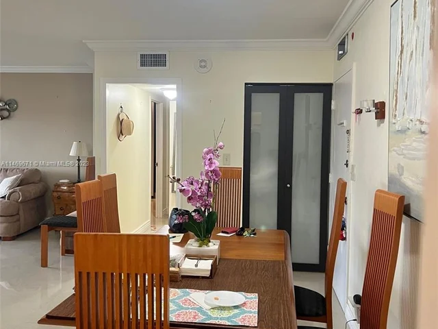 3180 S Ocean Dr # 720, Hallandale Beach FL 33009