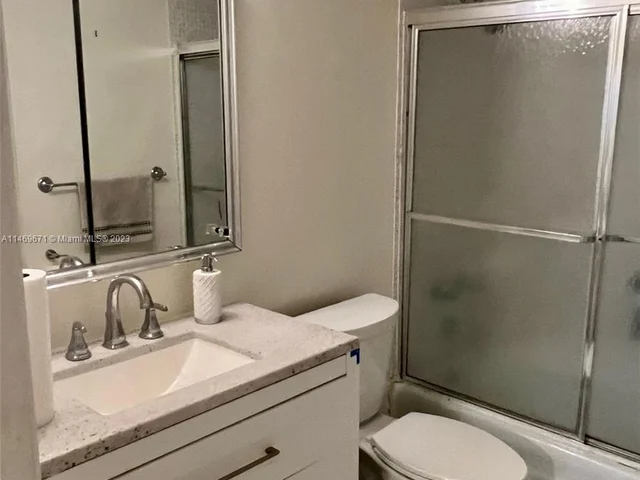 3180 S Ocean Dr # 720, Hallandale Beach FL 33009