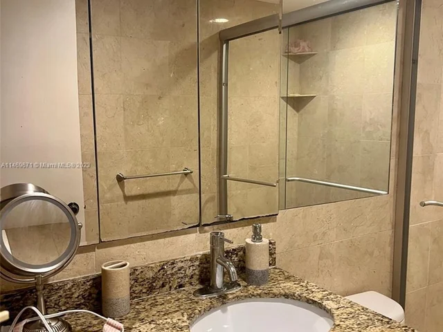 3180 S Ocean Dr # 720, Hallandale Beach FL 33009