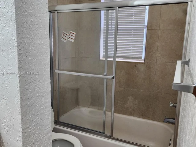 20 NW 7th Ave # 1, Pompano Beach FL 33069