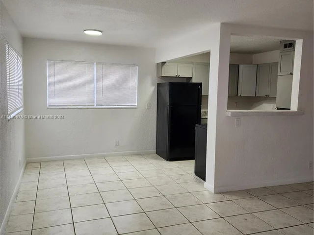 20 NW 7th Ave # 1, Pompano Beach FL 33069