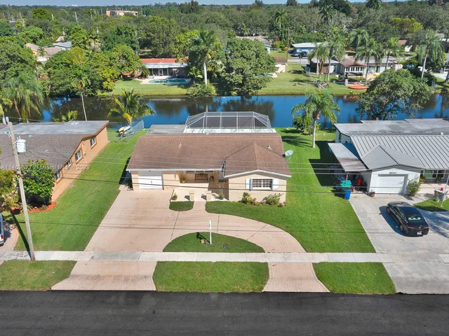 8963 SW 52nd Pl, Cooper City FL 33328