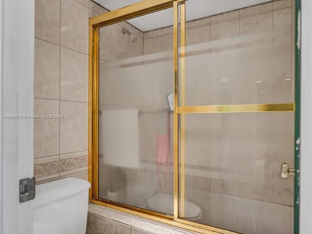 300 Bayview Dr # 901, Sunny Isles Beach FL 33160