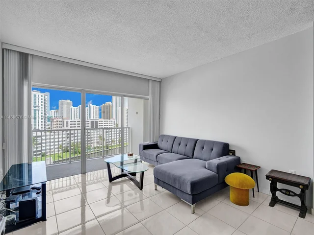 300 Bayview Dr # 901, Sunny Isles Beach FL 33160
