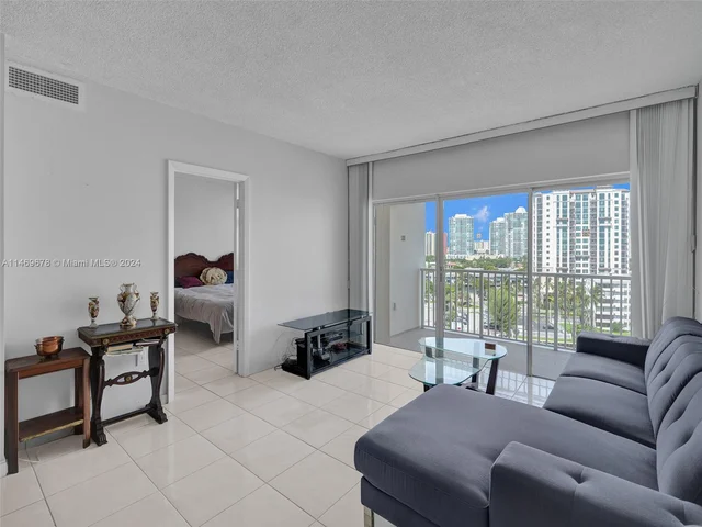 300 Bayview Dr # 901, Sunny Isles Beach FL 33160