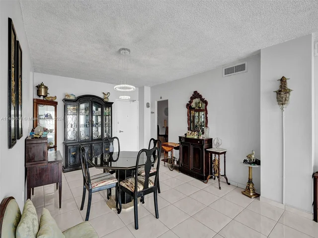 300 Bayview Dr # 901, Sunny Isles Beach FL 33160