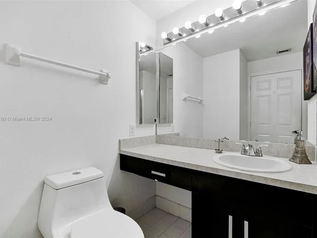 9725 NW 52nd St # 205, Doral FL 33178