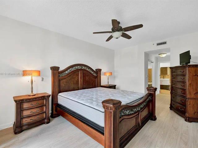 9725 NW 52nd St # 205, Doral FL 33178