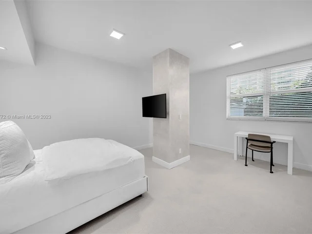 20165 NE 39th Pl # 704, Aventura FL 33180