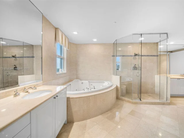 20165 NE 39th Pl # 704, Aventura FL 33180