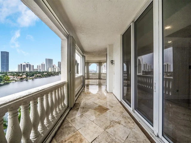 20165 NE 39th Pl # 704, Aventura FL 33180