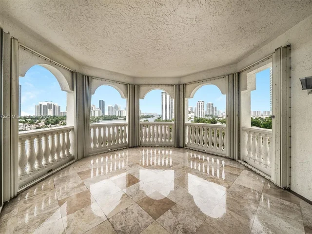 20165 NE 39th Pl # 704, Aventura FL 33180