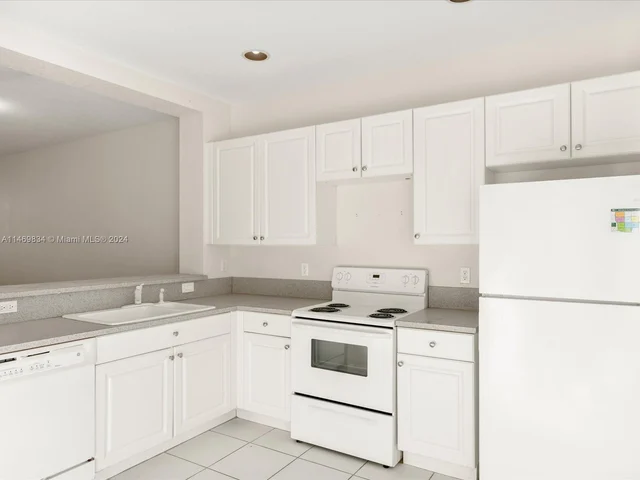 767 NW 42nd Ave, Plantation FL 33317