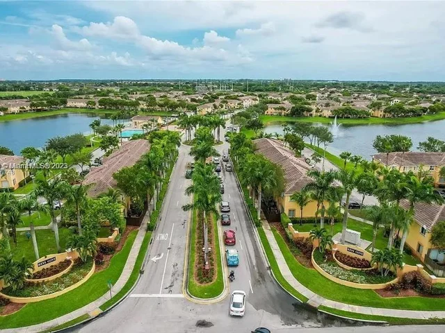 2808 SE 16th Ave, Homestead FL 33035