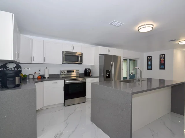 14913 SW 302nd Ter, Homestead FL 33033