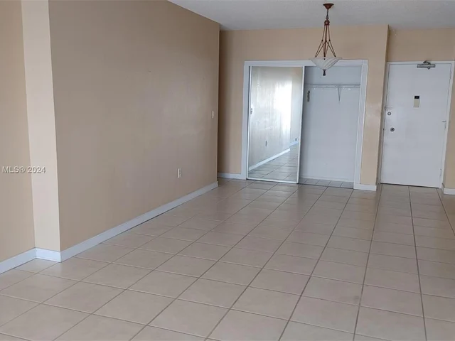 1980 S Ocean Dr # 8D, Hallandale Beach FL 33009