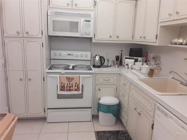 1980 S Ocean Dr # 8D, Hallandale Beach FL 33009