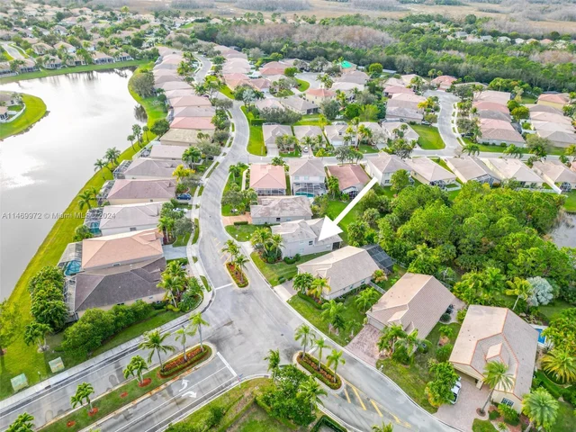 8525 Pine Cay, West Palm Beach FL 33411