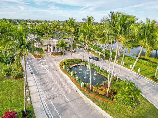 8525 Pine Cay, West Palm Beach FL 33411