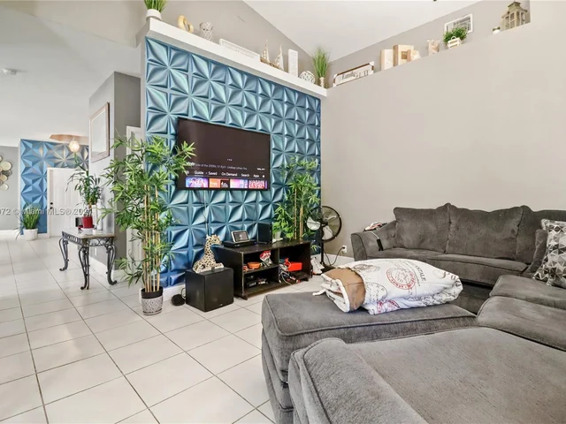 8525 Pine Cay, West Palm Beach FL 33411