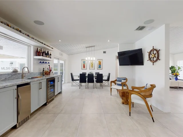 11005 SW 95th St, Miami FL 33176